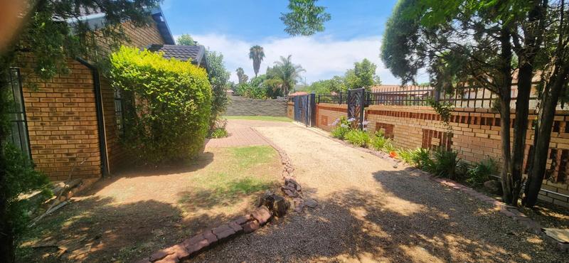 3 Bedroom Property for Sale in Theresa Park Gauteng