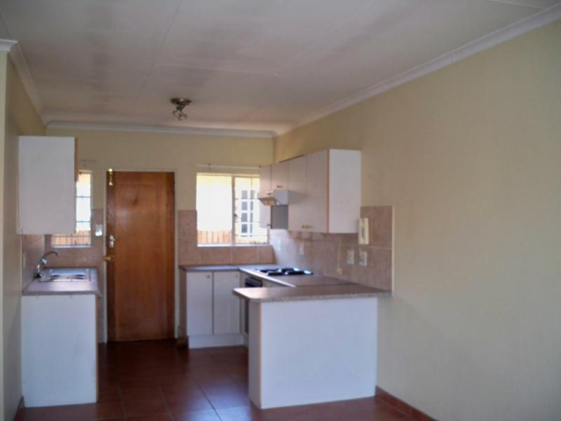 To Let 2 Bedroom Property for Rent in Eldoraigne Gauteng