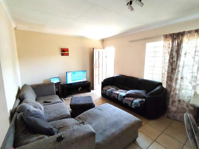 To Let 2 Bedroom Property for Rent in Zwartkop Gauteng