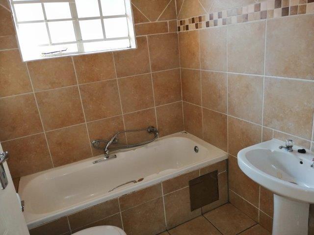 To Let 2 Bedroom Property for Rent in Zwartkop Gauteng