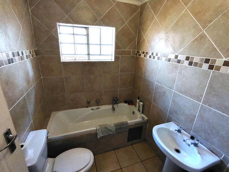 To Let 2 Bedroom Property for Rent in Zwartkop Gauteng