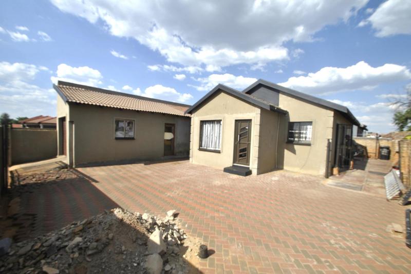 3 Bedroom Property for Sale in Dawn Park Gauteng