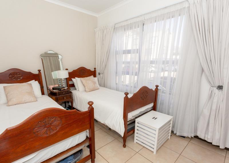 To Let 2 Bedroom Property for Rent in Ruimsig Gauteng