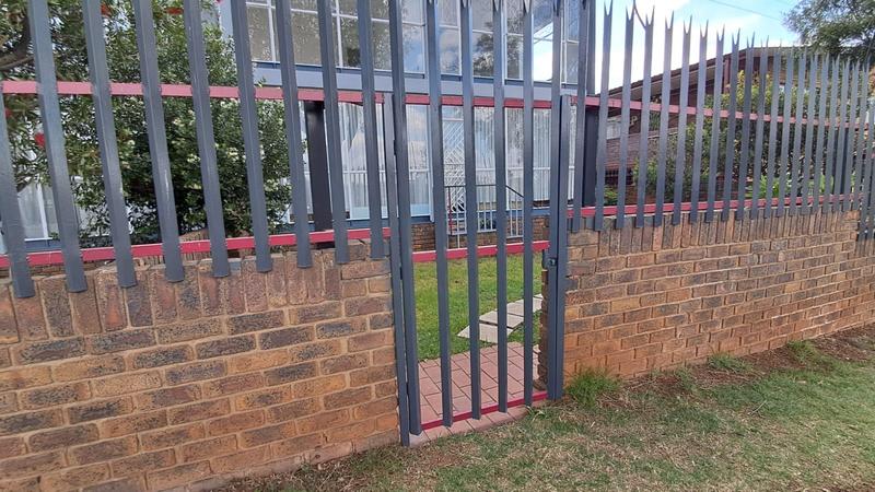 2 Bedroom Property for Sale in New Redruth Gauteng