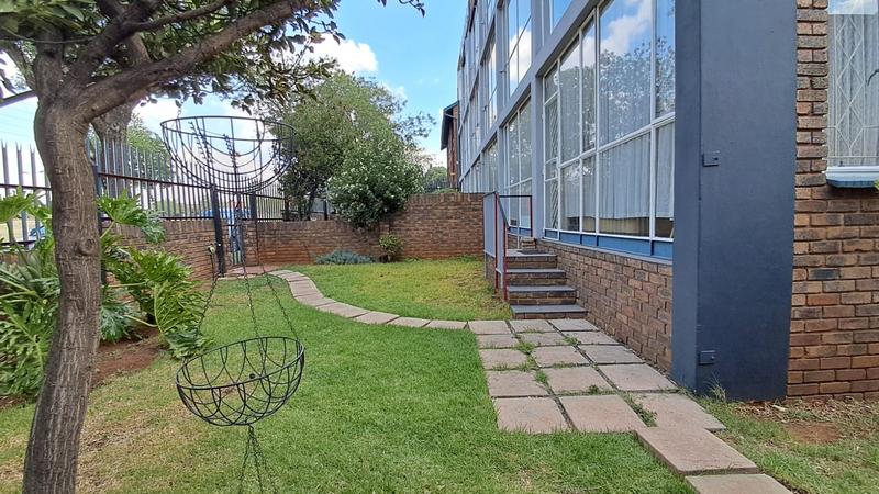 2 Bedroom Property for Sale in New Redruth Gauteng