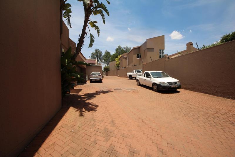 To Let 3 Bedroom Property for Rent in Bryanston Gauteng