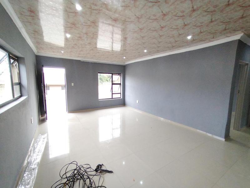 To Let 2 Bedroom Property for Rent in Erasmia Gauteng