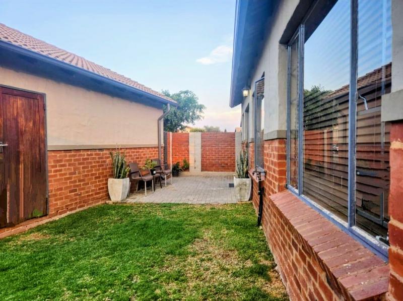 To Let 2 Bedroom Property for Rent in Montana Gauteng