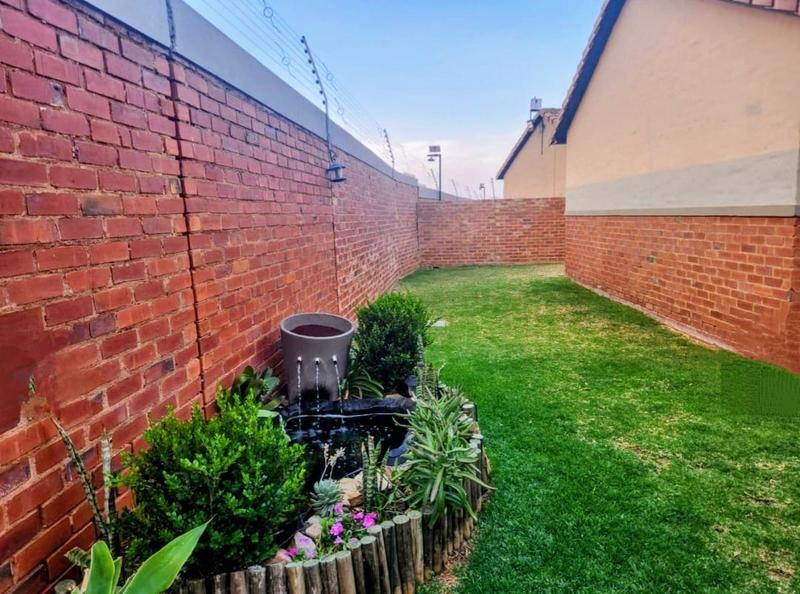 To Let 2 Bedroom Property for Rent in Montana Gauteng