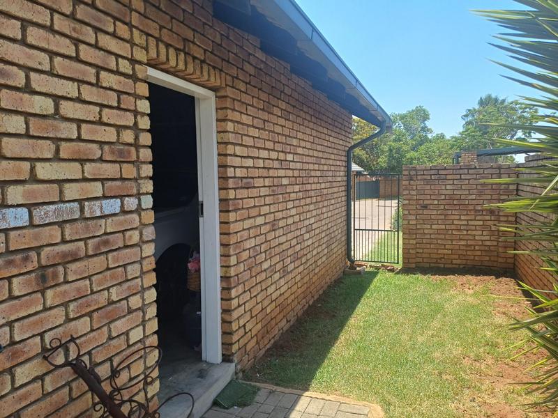 To Let 2 Bedroom Property for Rent in Amberfield Heights Gauteng