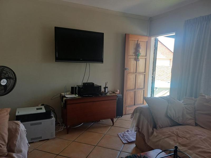 To Let 2 Bedroom Property for Rent in Amberfield Heights Gauteng