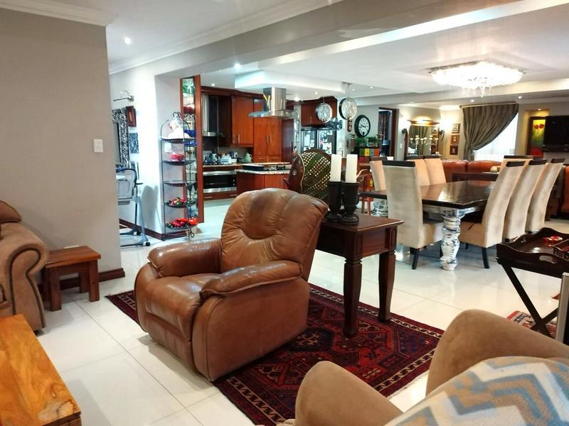 5 Bedroom Property for Sale in Featherbrooke Estate Gauteng