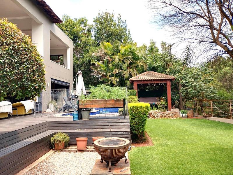 5 Bedroom Property for Sale in Featherbrooke Estate Gauteng