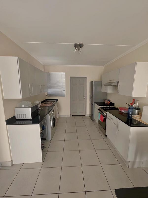 To Let 2 Bedroom Property for Rent in Beverley Gauteng