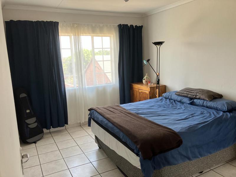 2 Bedroom Property for Sale in Die Hoewes Gauteng