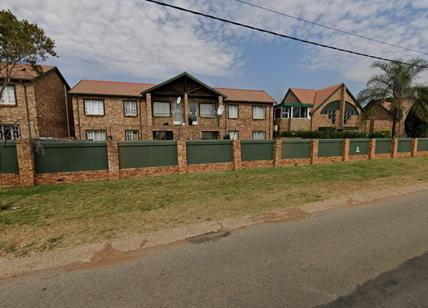 2 Bedroom Property for Sale in Die Hoewes Gauteng