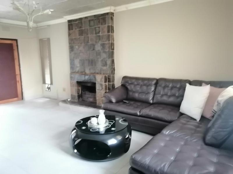 To Let 2 Bedroom Property for Rent in Birch Acres Gauteng