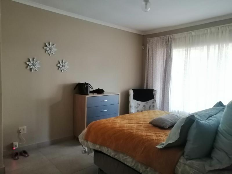 To Let 2 Bedroom Property for Rent in Birch Acres Gauteng