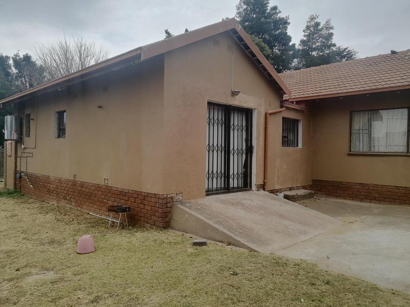 To Let 2 Bedroom Property for Rent in Birch Acres Gauteng