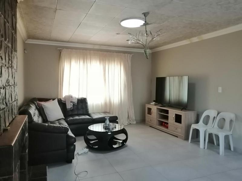 To Let 2 Bedroom Property for Rent in Birch Acres Gauteng