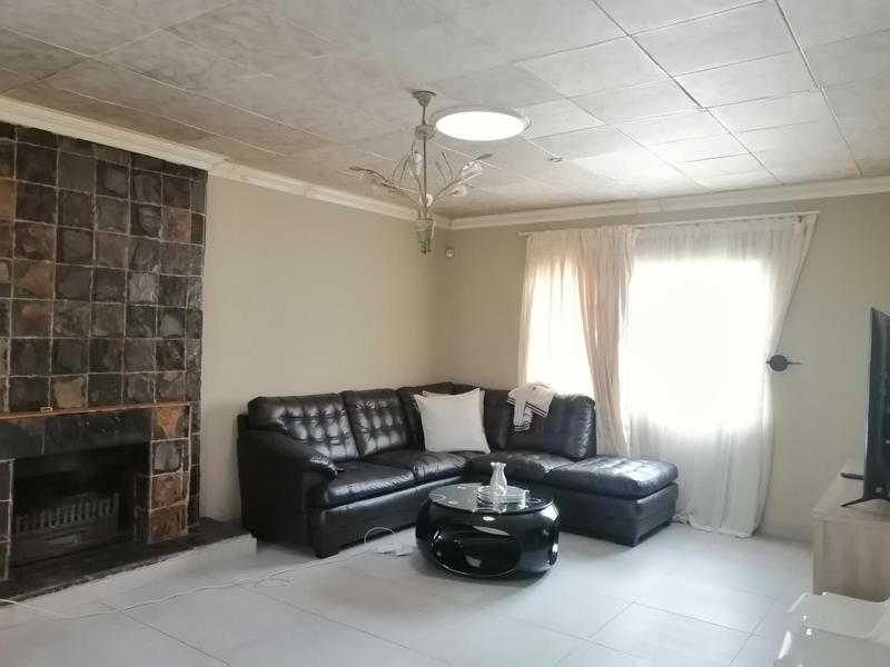 To Let 2 Bedroom Property for Rent in Birch Acres Gauteng