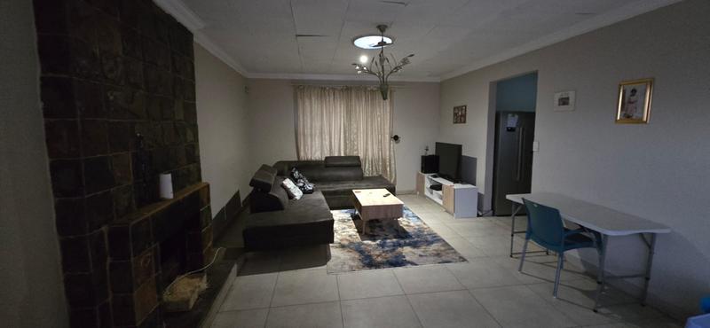 To Let 2 Bedroom Property for Rent in Birch Acres Gauteng