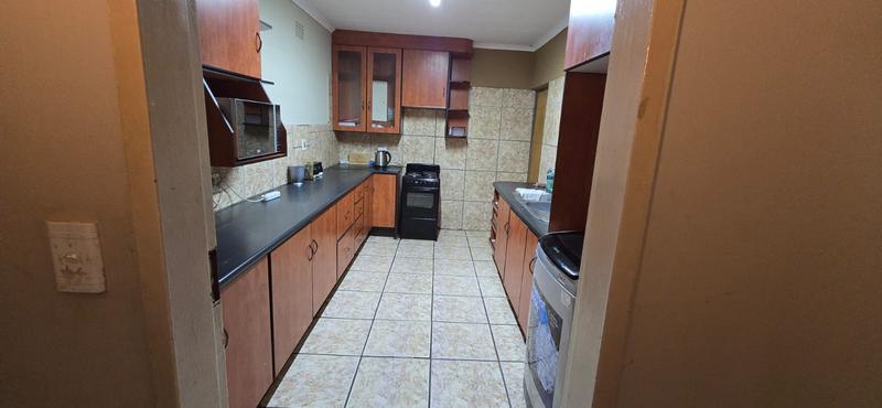 To Let 2 Bedroom Property for Rent in Birch Acres Gauteng