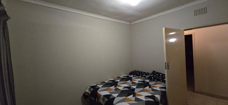 To Let 2 Bedroom Property for Rent in Birch Acres Gauteng