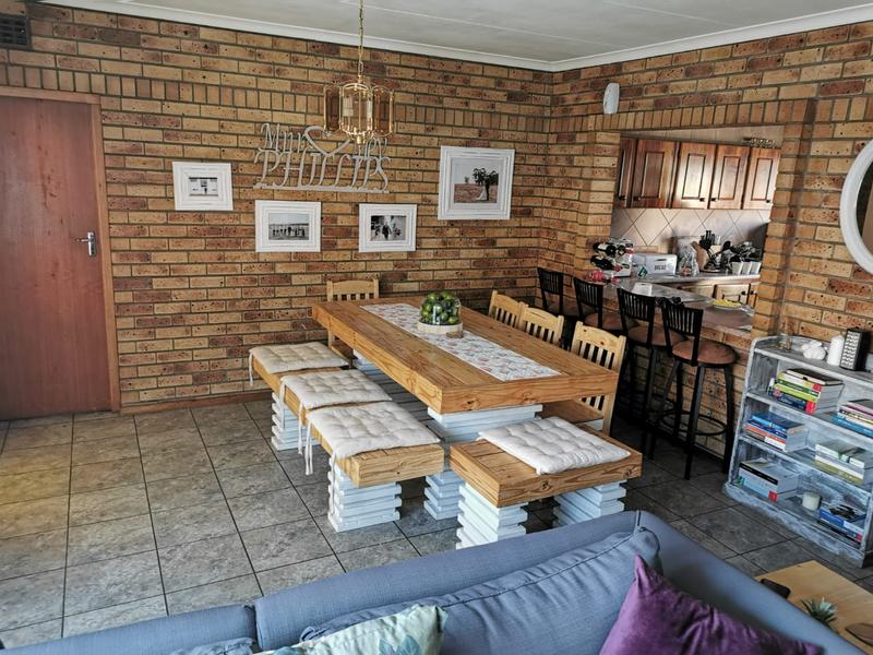 To Let 2 Bedroom Property for Rent in Strubenvale Gauteng