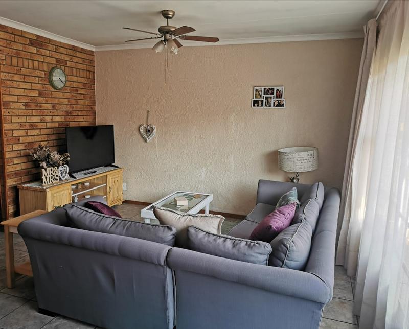 To Let 2 Bedroom Property for Rent in Strubenvale Gauteng