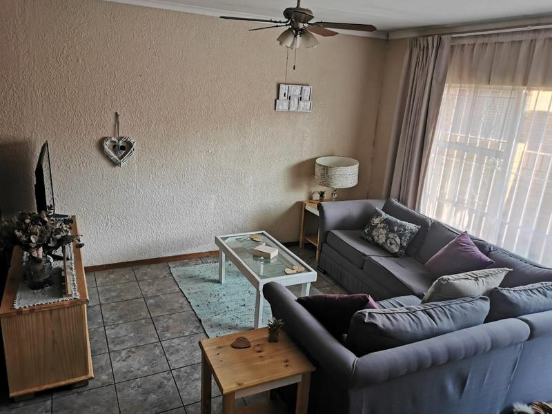 To Let 2 Bedroom Property for Rent in Strubenvale Gauteng