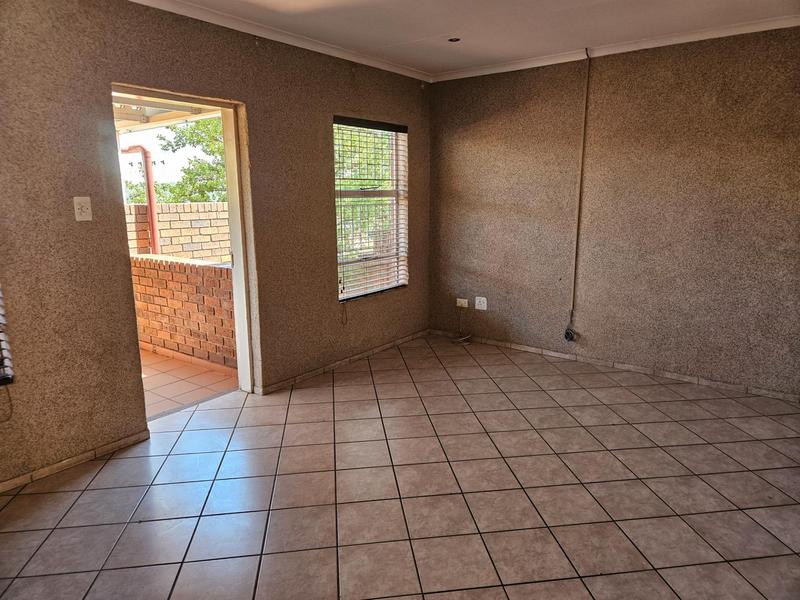 2 Bedroom Property for Sale in Wilro Park Gauteng