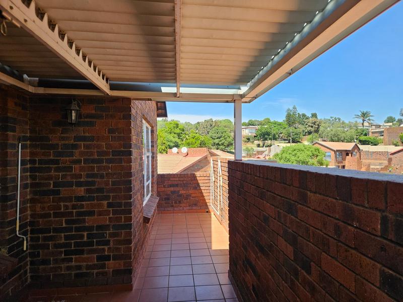 2 Bedroom Property for Sale in Wilro Park Gauteng