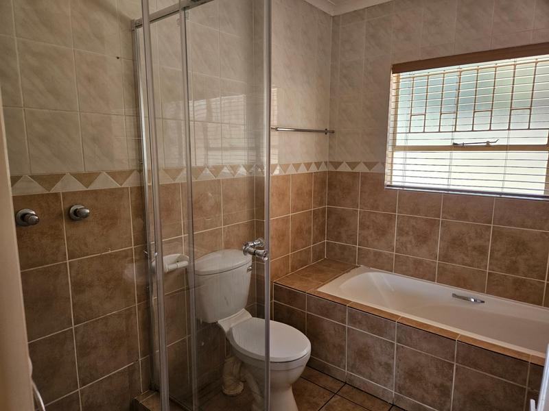 2 Bedroom Property for Sale in Wilro Park Gauteng