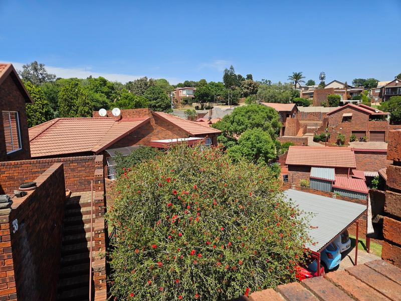 2 Bedroom Property for Sale in Wilro Park Gauteng