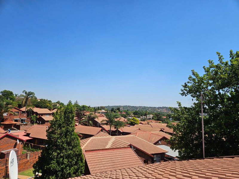 2 Bedroom Property for Sale in Wilro Park Gauteng