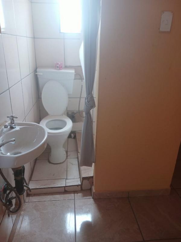 To Let 1 Bedroom Property for Rent in Windmill Park Gauteng