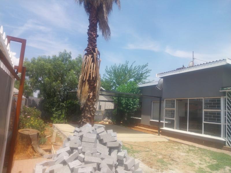 To Let 5 Bedroom Property for Rent in Leondale Gauteng