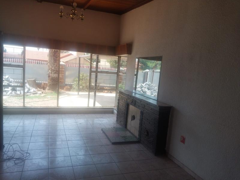 To Let 5 Bedroom Property for Rent in Leondale Gauteng