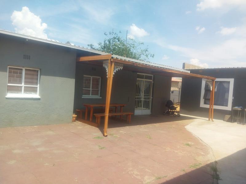 To Let 5 Bedroom Property for Rent in Leondale Gauteng