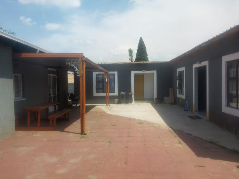 To Let 5 Bedroom Property for Rent in Leondale Gauteng