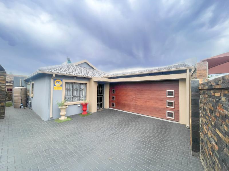 4 Bedroom Property for Sale in Amandasig Gauteng