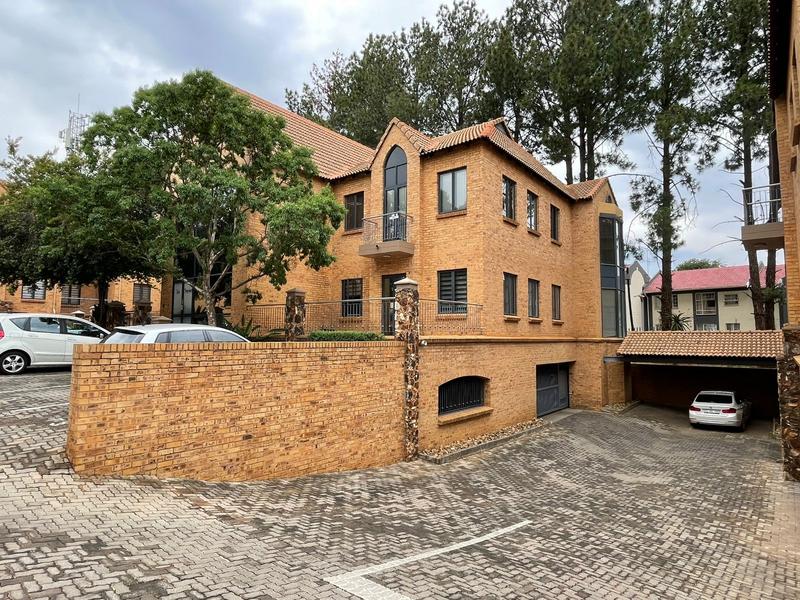 To Let commercial Property for Rent in Die Hoewes Gauteng