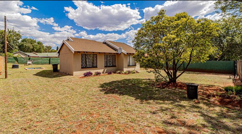 3 Bedroom Property for Sale in Dawn Park Gauteng