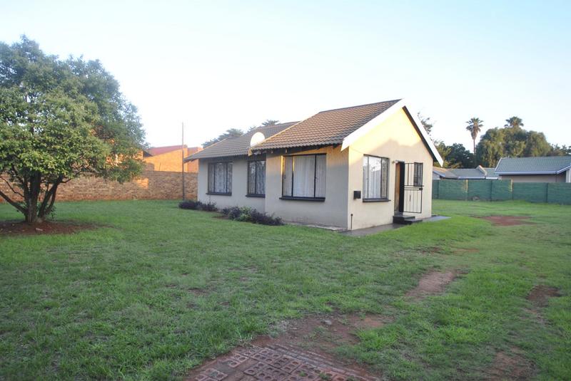 3 Bedroom Property for Sale in Dawn Park Gauteng