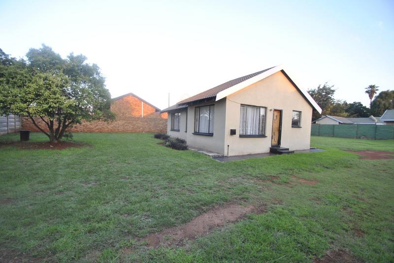 3 Bedroom Property for Sale in Dawn Park Gauteng