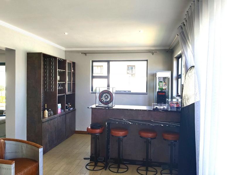 4 Bedroom Property for Sale in Midstream Ridge Gauteng