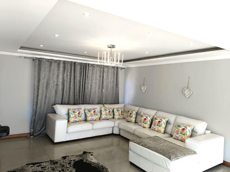 4 Bedroom Property for Sale in Midstream Ridge Gauteng