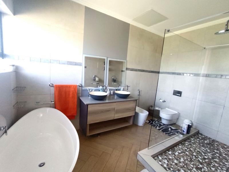 4 Bedroom Property for Sale in Midstream Ridge Gauteng