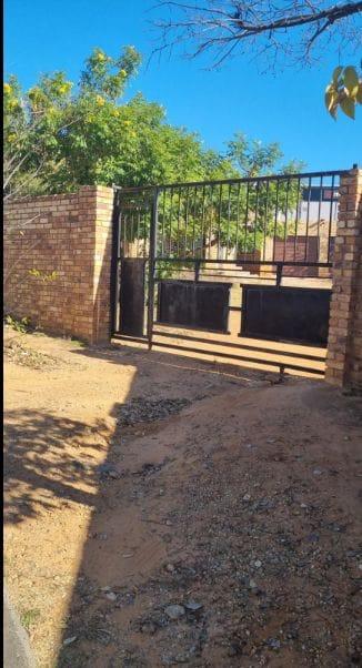 To Let 2 Bedroom Property for Rent in Mondeor Gauteng